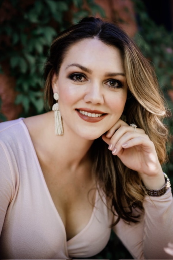 Mary-Hollis Hundley